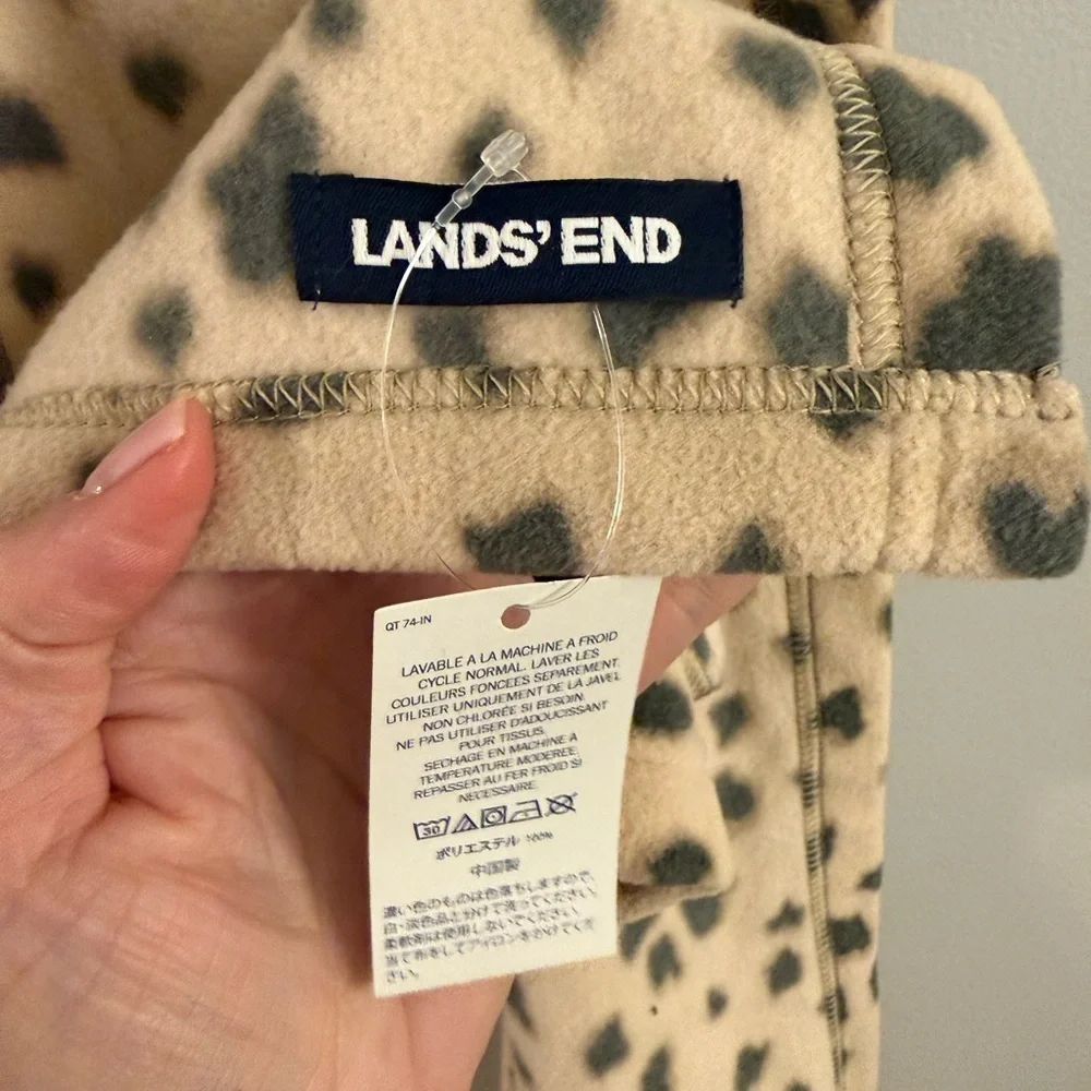 Lands’ End Leopard Print Fleece Scarf & Gloves Set – EZ Touch – Medium